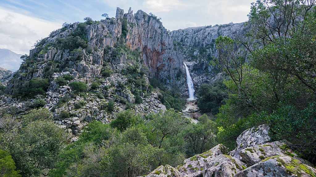 Piscina Irgas Waterfall