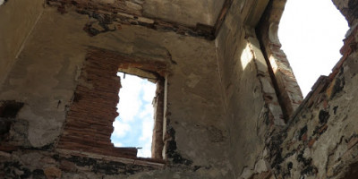 <p>Caprona</p>
